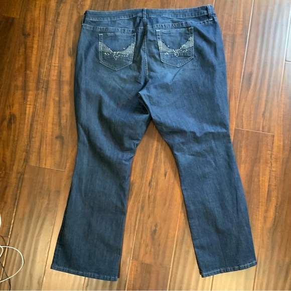 Torrid Dark Wash flare leg embellished back pockets soft denim Size 24 - Picture 1 of 14